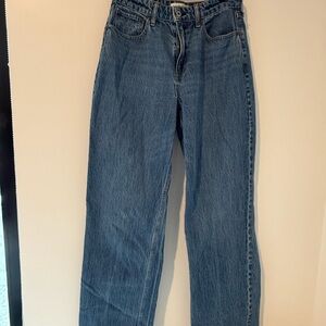 Abercrombie Curve Love High Rise 90s Relaxed Jean | Medium Wash | 28 Long